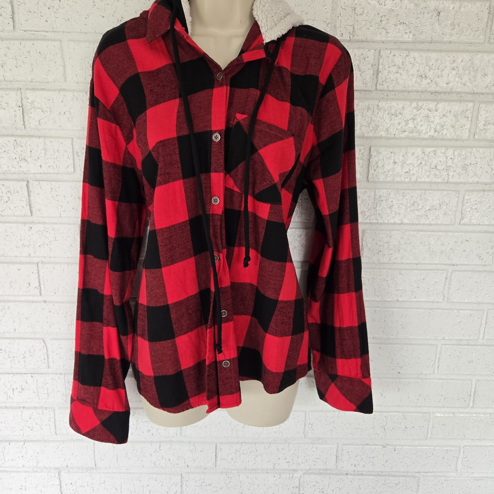 1192 no boundaries brand ladies top